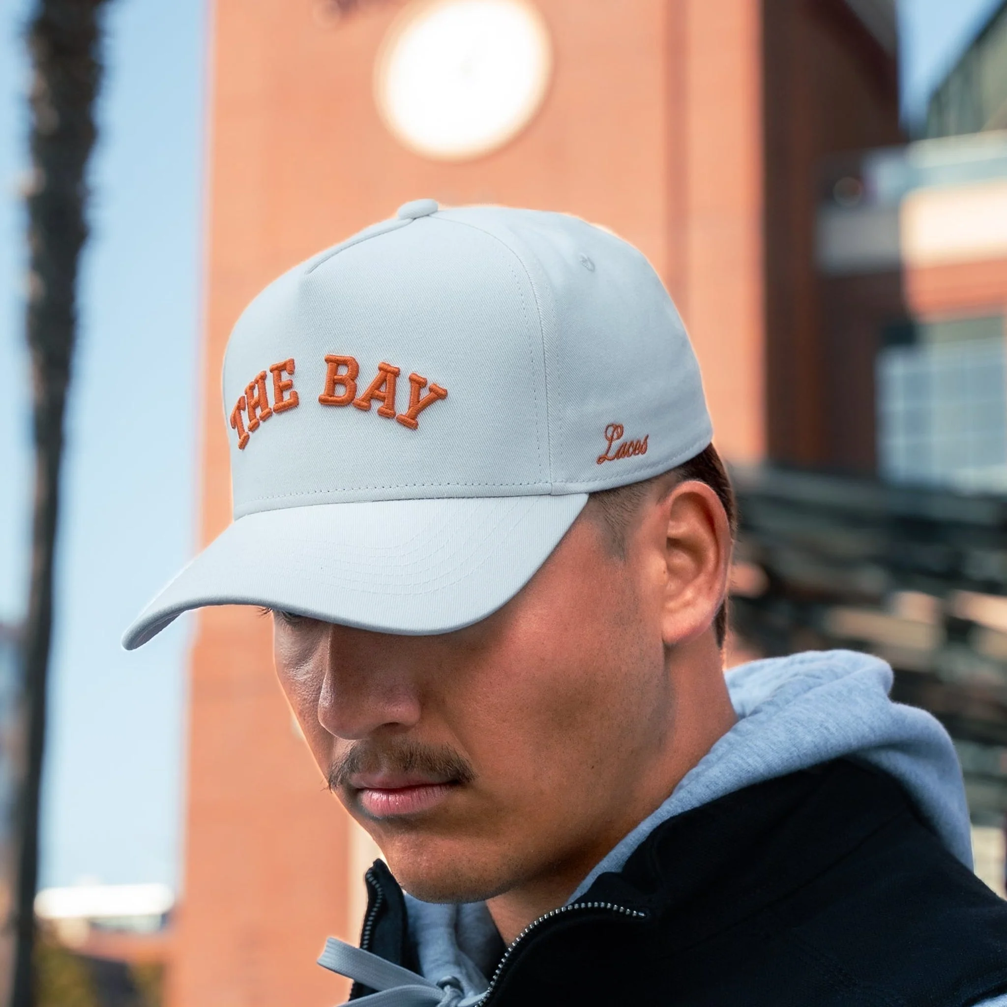 Snapback - The Bay - Off White/Orange - Image 4